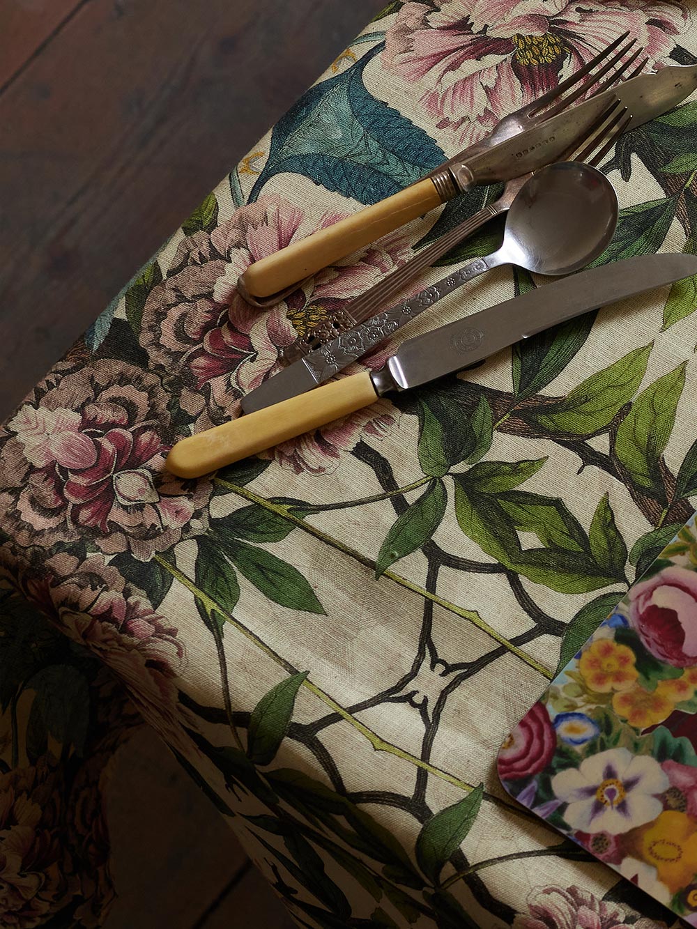 Peonies 1.5 x 2m Linen Tablecloth