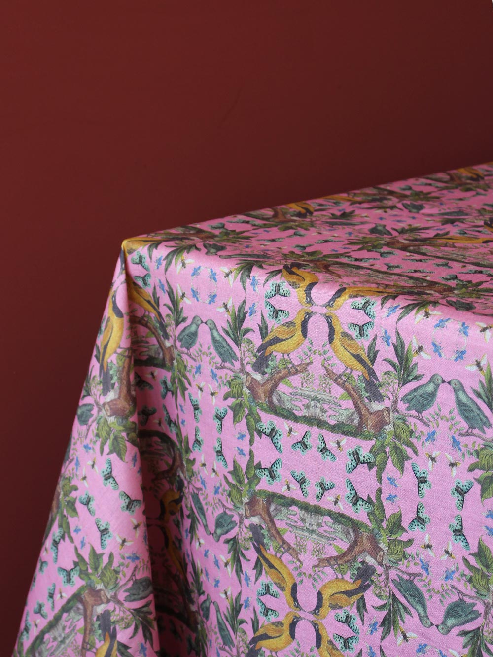 Poets Corner 1.5 x 2m Linen Tablecloth